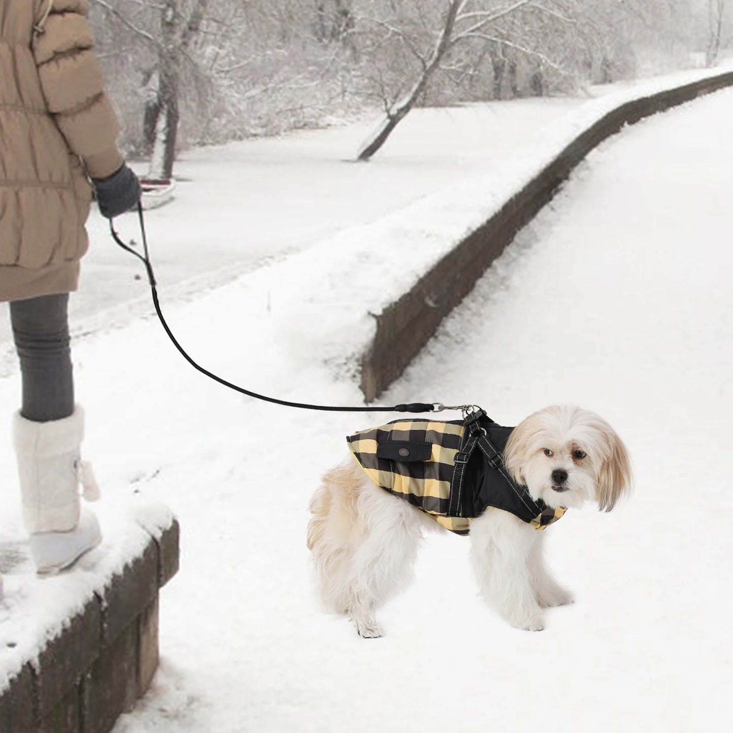ペット用犬ジャケット ハーネス付き 冬用温かい背面ジッパーコート 小中大型犬用 風防 厚手 反射素材の服