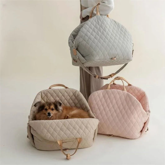 ペットキャリアハンドバッグ ラグジュアリーカーシート ペットトラベルベッド 小型犬・猫用 ポータブル洗濯可能な子犬キャリアトート 安全ペットブースター