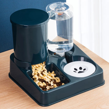 自動猫給餌器＆ウォーターディスペンサーセット – 2 in 1 傾斜型自動ペットフード＆水分補給器 グラビティ給餌器と水分補給器