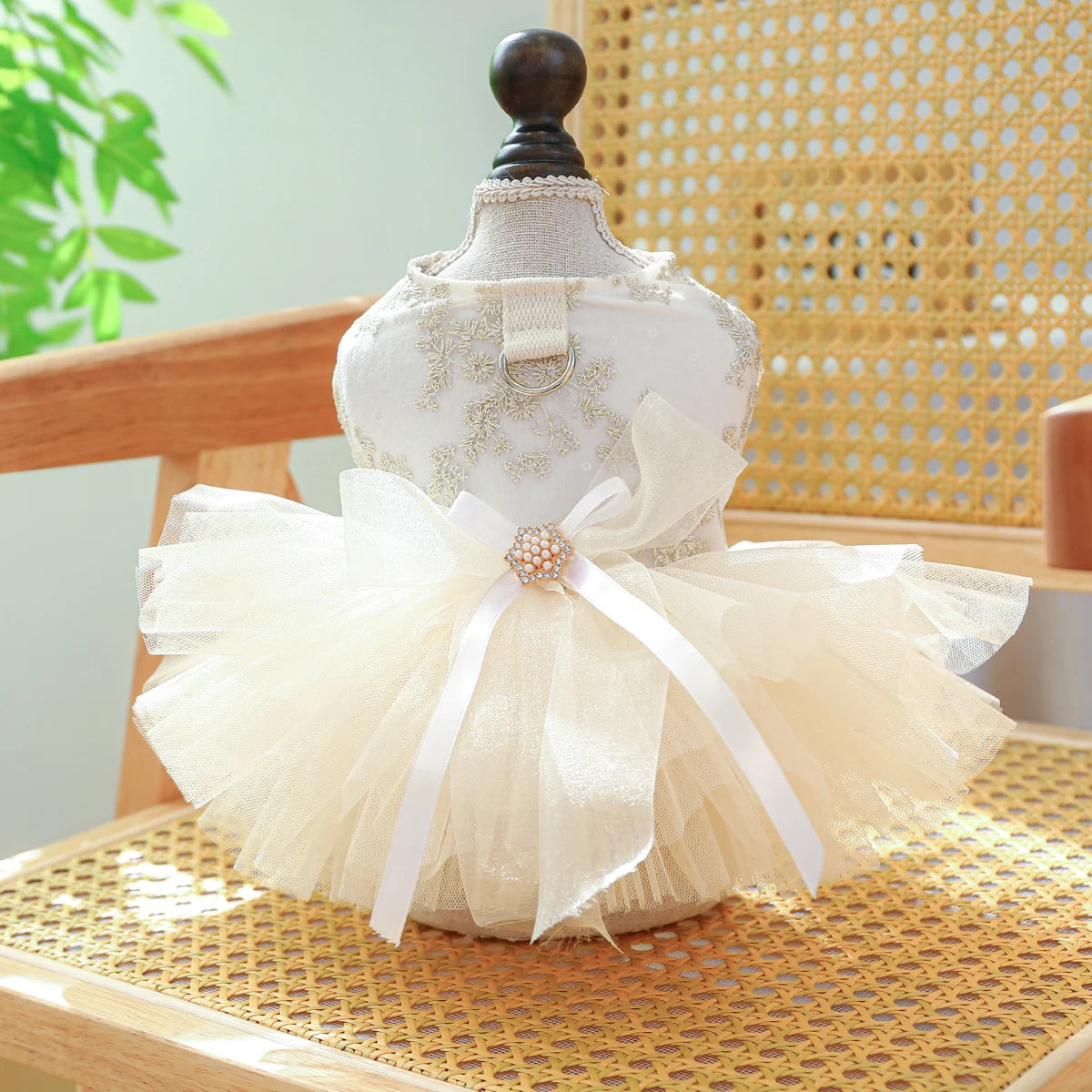 1PC ペットウェア 犬 春夏用 通気性のある白いウェディングドレス プリンセスドレス 引きひもボタン付き 小型・中型犬用